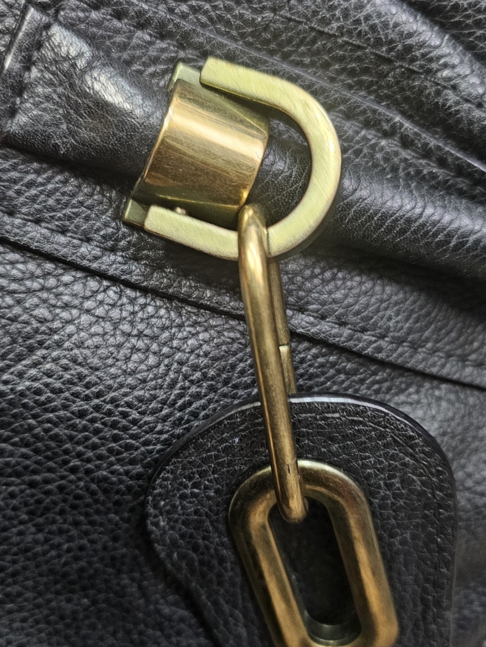 Chloe Paraty Black Leather Shoulder Bag with Gold Hardware - Picture 13 of 15